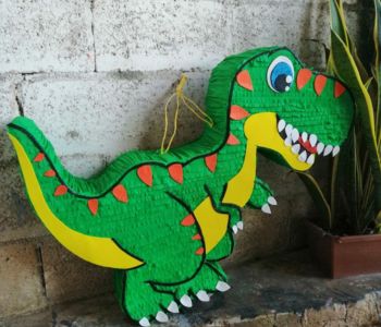Piñatas de dinosaurios para niños